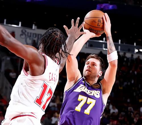 三天两杀火箭，湖人豪取7连胜，诞生3个事实，东契奇40+9+10