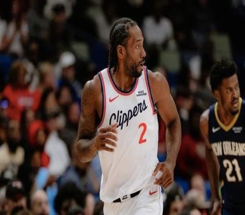 大崩盘！快船领先18分被追平：全场狂欢庆祝，伦纳德19分苦撑