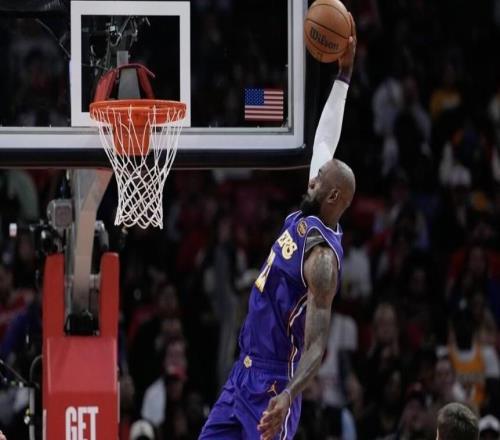 詹姆斯：赛前我感到很疲惫，在这个年龄打出这种水平感觉很酷