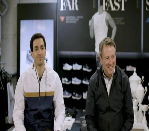 他们专卖“老头鞋”，却能签下19岁NBA未来门面？