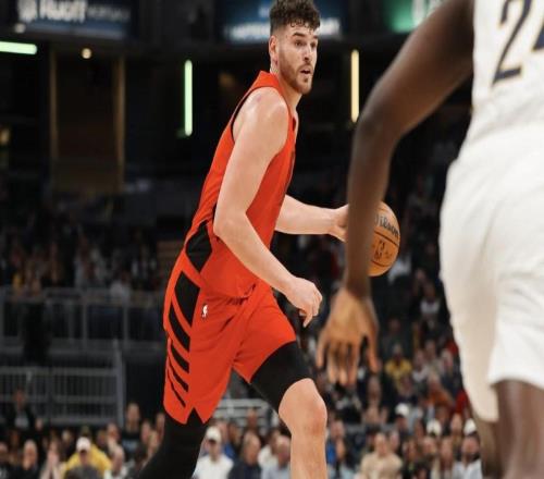 生涯之夜，克林根投篮19中10&三分5中3砍生涯新高28分+13板