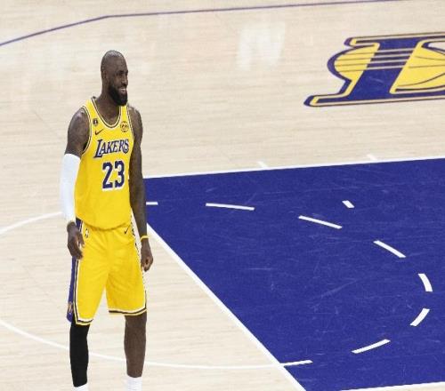 湖人124116火箭4利好！东契奇+詹姆斯末节统治级，艾顿觉醒了！