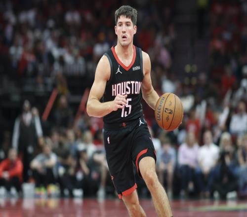 解说：近期伊森的三分球表现不佳，可以考虑多让谢泼德上场_NBA直播