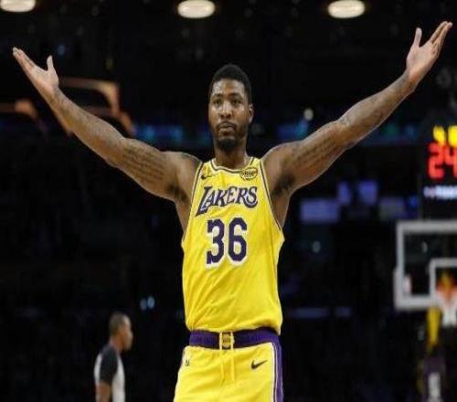 被放逐、被质疑的斯玛特，在湖人再成不可或缺之人