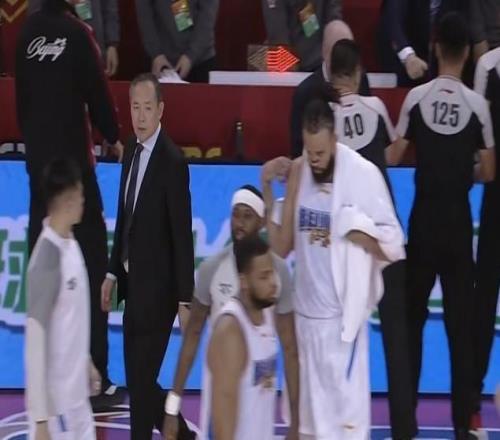 北京爆冷不敌吉林！许利民混乱用人周琦8罚0中执行绝杀太魔幻