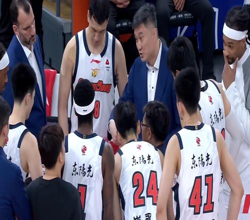 4战上海输75分！广东却传4好消息，新大外已在路上，冲冠仍然有戏