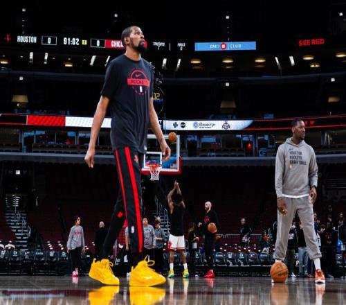 杜兰特40分火箭不敌公牛结束连胜，吉迪15分7板13助申京三双