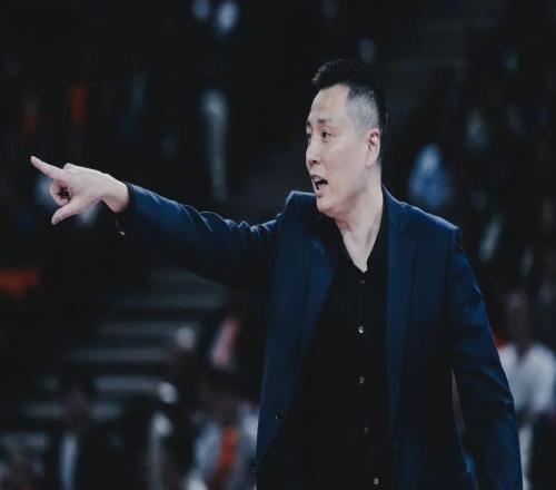 上海男篮“复刻”95申花