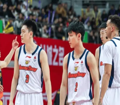 被赛季四杀+最近2胜6负，广东队跌至谷底，杜锋该醒醒了