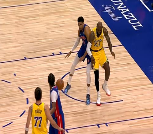 东契奇受伤，詹姆斯半场0分，里夫斯低迷，湖人难撼动东部领头羊