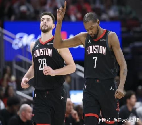 大爆冷！申京33+13+10探花犯错，乌度卡被驱逐，杜兰特40+7难救主