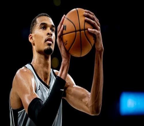 文班亚马今天有多恐怖把83分先生防到怀疑人生，外星人实锤！