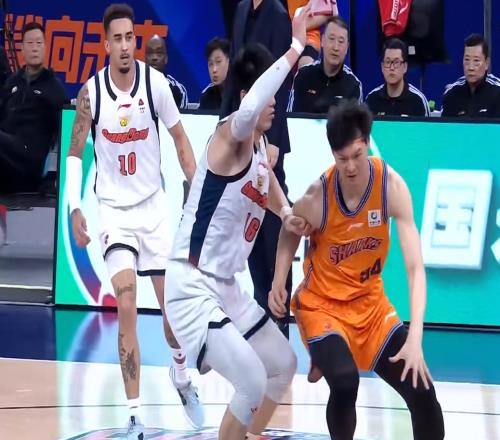 CBA狂欢夜！广东惨败上海，北京遭爆冷，辽宁逆转，最新排名如下