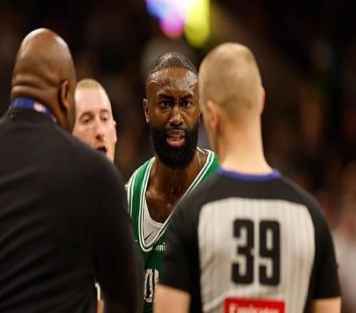 看来喷是有用的，布朗怒喷裁判被驱逐后场均罚球11.6次，此前仅有6.9次