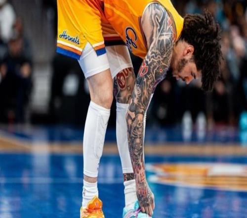 克神26+11+8造NBA神迹，布伦森带不动唐斯，黄蜂终结尼克斯7连胜