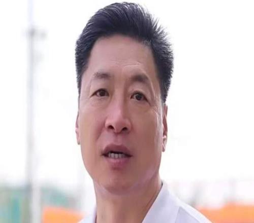 重返广东！李春江有了新工作，亮相篮球场，岗位曝光，杜锋期待