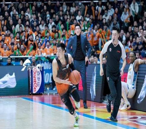 对阵山西新援斯蒂尔有望登场，山东高速男篮力争“三连客”全胜