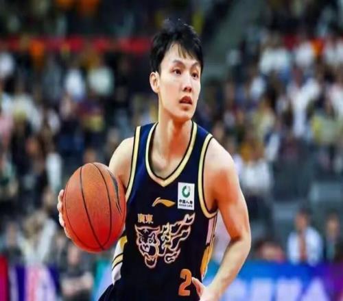 CBA常规赛MVP呼之欲出，胡金秋榜上有名，贺希宁呼声最高，徐杰基本没戏