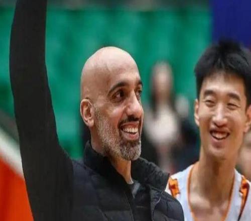 齐鲁篮球情未了，少帅对决见真章，山东男篮胜贵州收获主场三连胜