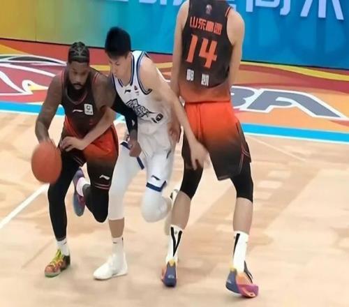 CBA最新胜率榜，江苏爆冷胜北控，广东狂输上海40分，四川15连败