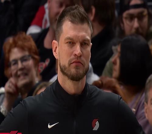 杨瀚森14+17+2+2！篮板创新高，率队127111获大胜，开拓者淘到宝