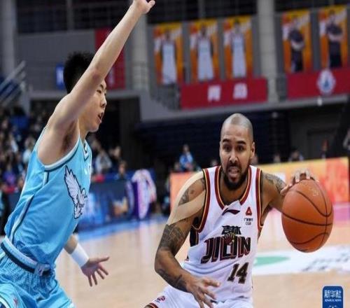 CBA常规赛：青岛崂山啤酒胜吉林长白山恩都里