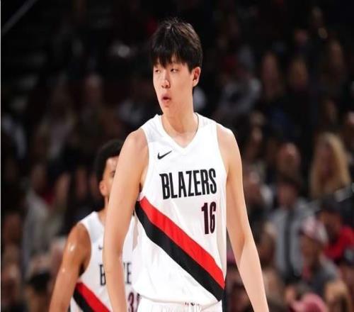 开拓者大胜老鹰，杨瀚森未出场却迎坏消息：竞争对手里斯状态出色