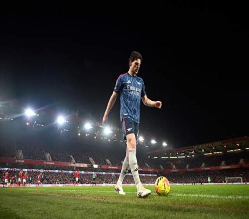 小马丁错失良机，1.3亿天王遇神扑，阿森纳踩刹车，仍甩开曼城7分