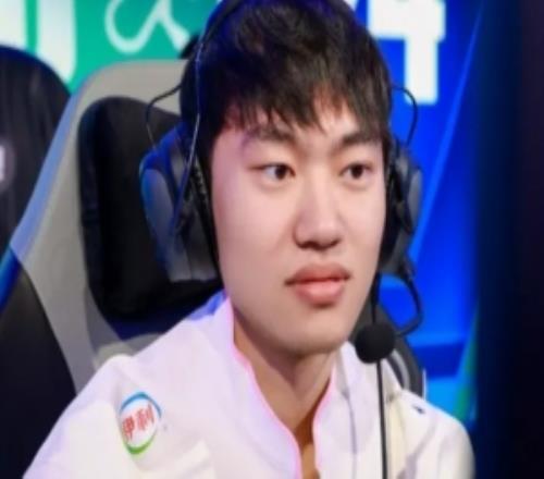 楚钧艾克：左手去LCK铁前四LPL能和LCK比划的只有BLG上中辅