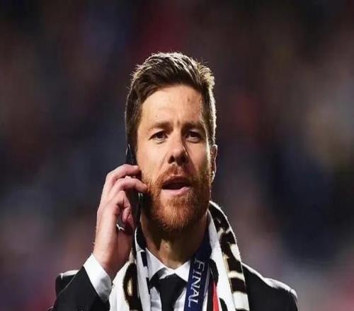 合作七个月，花了2400万欧元：夏窗邀阿隆索回归执教是个错误