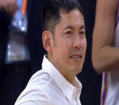 媒体人：北控的防守问题太严重了，要么是训练问题要么是态度问题