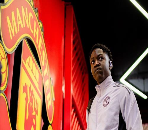 镜报：梅努和卡里克沟通后改变立场，冬窗留在曼联成定局