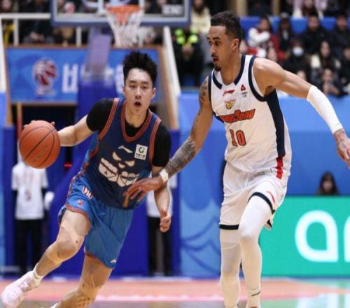 幸亏没去广东！19岁菜鸟打成四川小外援，场均得分高于徐杰胡明轩