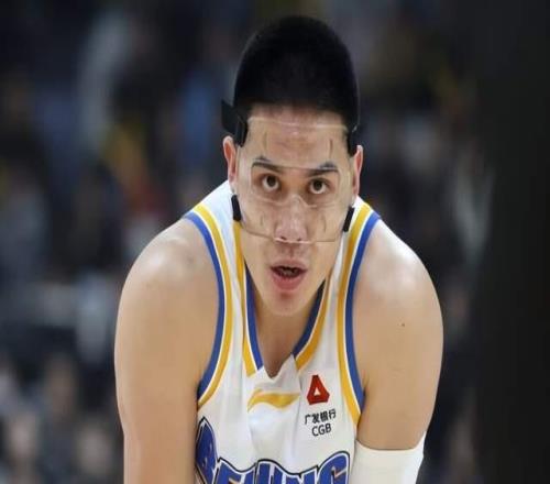 北京首钢67比86惨败上海：范顶薪居然爆砍0分，还不如打NBA杨瀚森