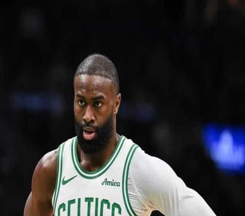 巩固东部第二!布朗30+10绿军轻取步行者西亚卡姆32+10