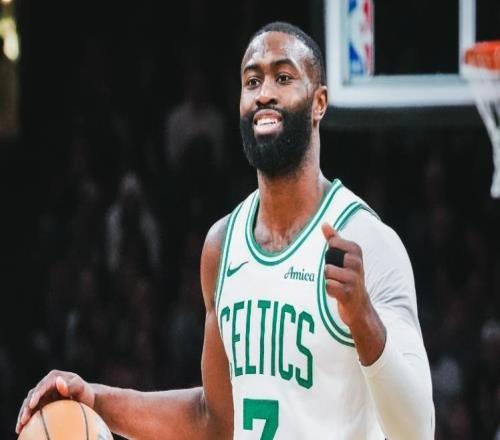 布朗30+10+5落选秀5记三分,西亚卡姆空砍32分,绿军复仇步行者