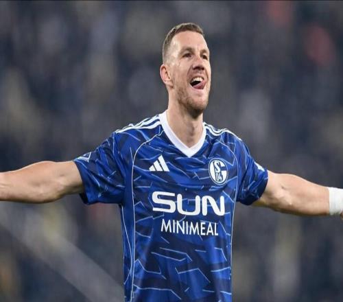 斯基拉：哲科将接过沙尔克10号球衣，计划48小时内体检