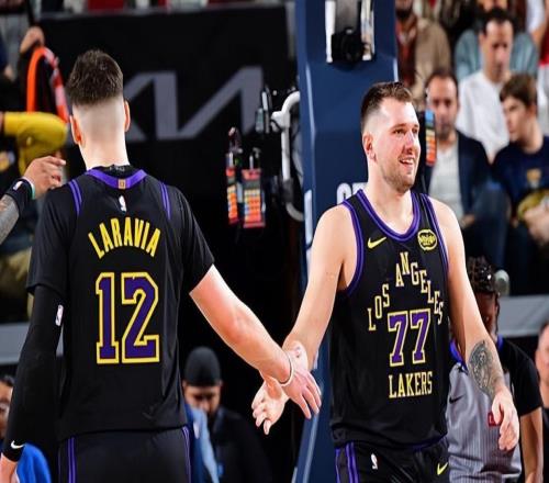 前两分钟拿下6分,结果湖人锋线新星在后面的46分钟只得到了1分