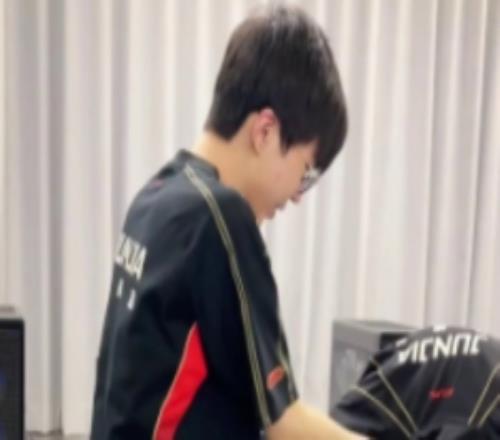 JDG发布对战WBG赛前视频：今天又和大家见面啦！背靠背比赛加油