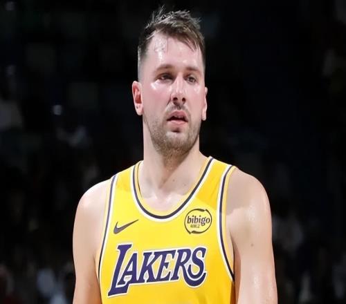 湖人一场把防守打嗨了！詹东采访肯定自我，雷迪克被东契奇征服！