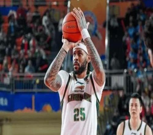 你可是国字号啊！27岁后卫9中1仅得3分，正负值30，全场倒数第一