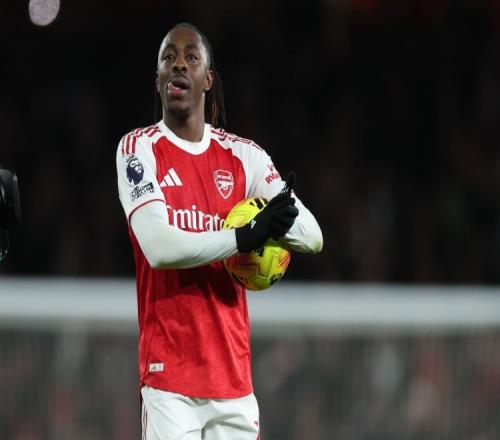 记者直言不讳埃泽的展示机会越少疑问越多_英超直播