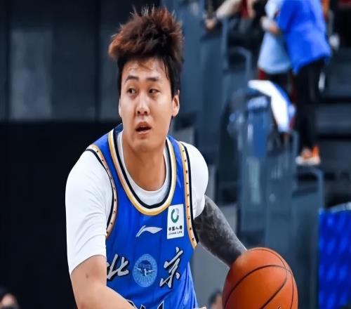 赵睿最终伤情确定！腰部骨头无碍，有挫伤，只需伤停一场即可复出