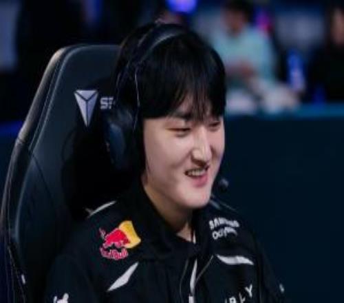 kkOma：Peyz现在打得很好并且他是一个未来比现在更令人期待的选手