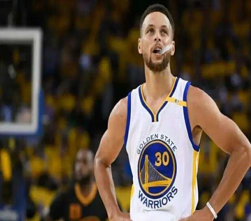 库里以场均4.5个三分领跑NBA榜单，这是什么概念