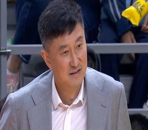 CBA疯狂一夜!广东拒绝被逆转,北京末节崩盘爆冷惨败天津