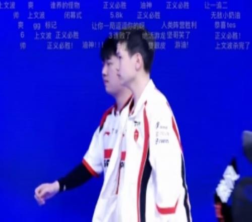 媒体人：你的林皇无限猖狂！小奶油阿卡丽极致个人秀！