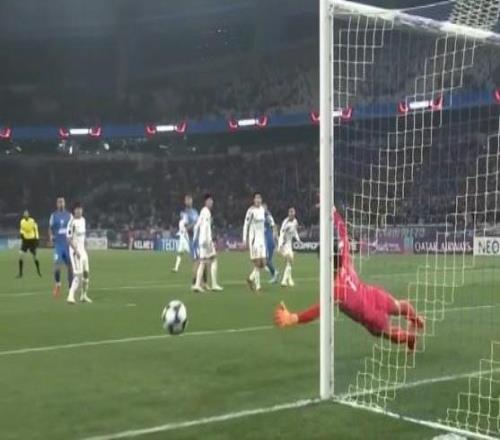 刘越：斯卢茨基换人依旧执着前场局部配合比较单一