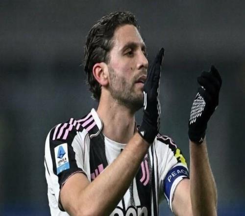 解围失误导致丢球，尤文队长洛卡特利赛后在社交媒体上道歉