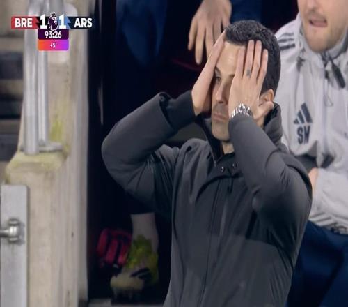 11战平小蜜蜂，阿森纳本赛季英超领先的情况下第三次丢分